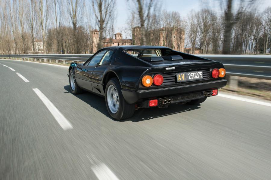  Ferrari 512 BBi 1981 года  (фото 16 из 31)